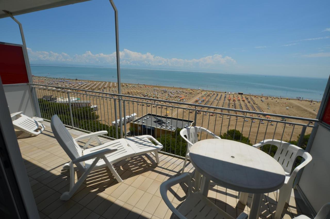 Lignano Sabbiadoro Sea Front Lägenhet Exteriör bild